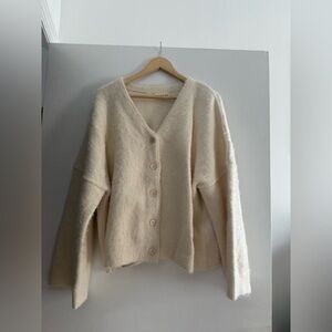 Bohme The V-neck Cardi in Milk